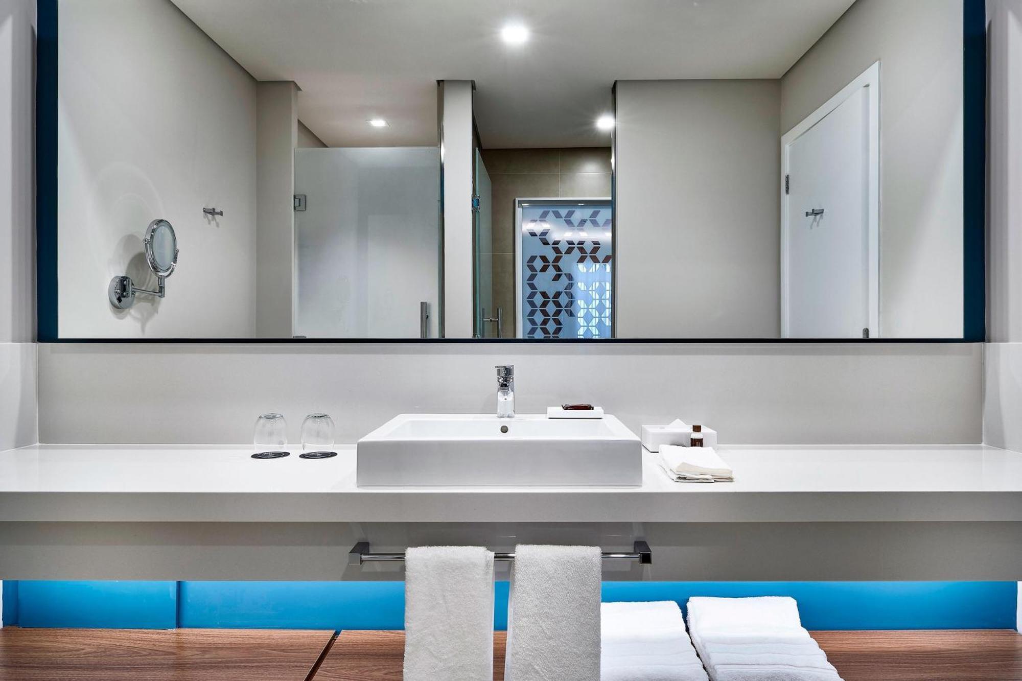 Quarto com 1 Cama King-size e Vista da Cidade